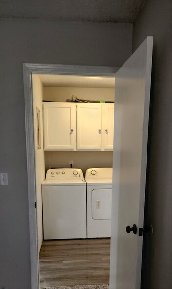 Building Photo - 1429 N Sherman Ave