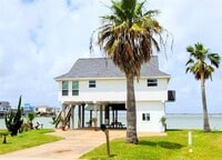 Building Photo - 1122 Makatea St