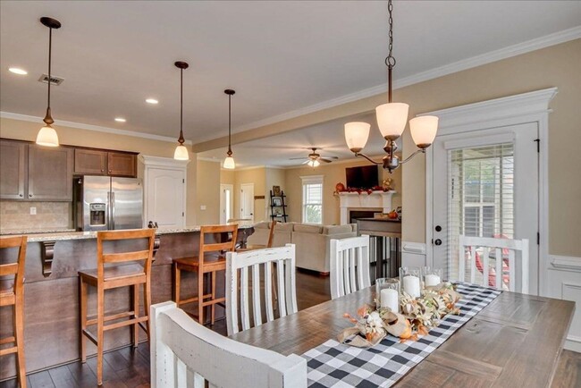 Building Photo - Grovetown Beautiful House