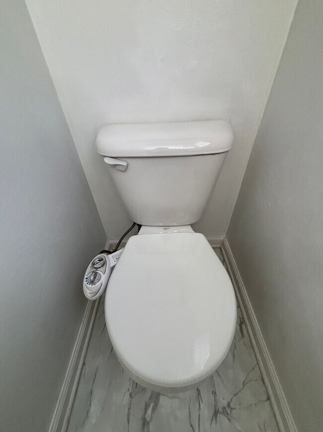 Building Photo - $500 OFF first months rent********950 Morgan Avenue -One Level Living with 2 bedrooms and 2 baths