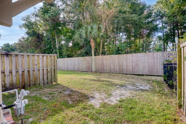 Building Photo - 1201 Dingle Rd