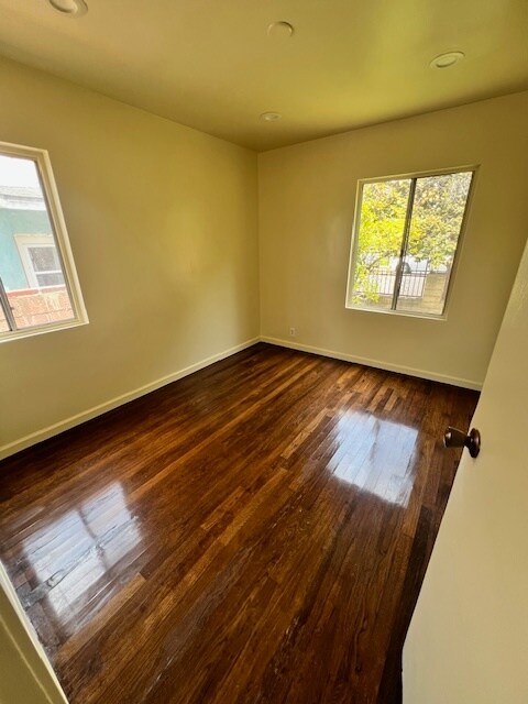 Building Photo - 1085 Amoroso Pl