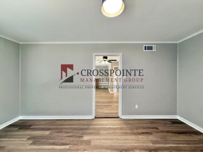 Building Photo - Charming 2 Bedroom, 1 Bathroom Home with a Bonus Room!
