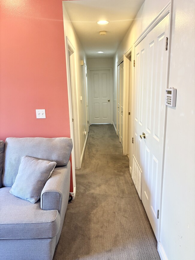 Building Photo - 1533 N 550 W