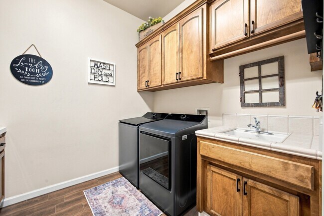 Building Photo - 14728 Redwood Springs Dr