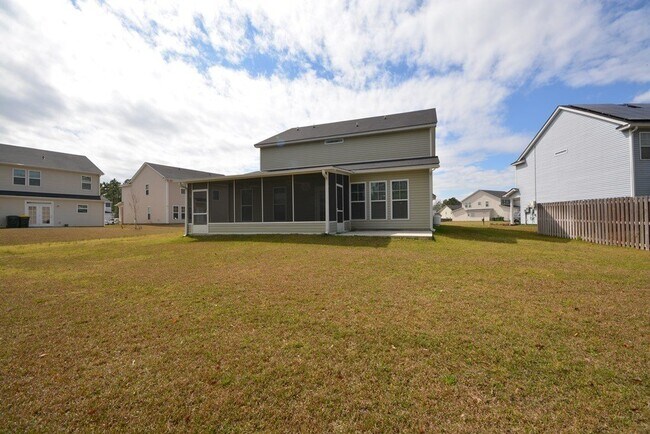 Building Photo - "Luxurious 5-Bed in, Pooler!"