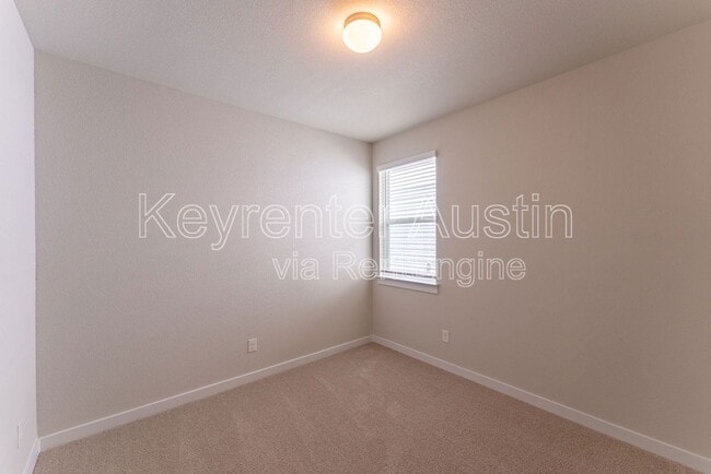 Building Photo - 354 Hortus Dr
