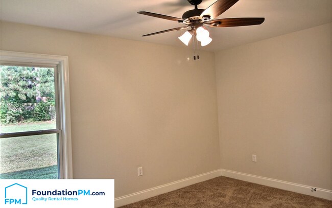 Building Photo - 1155 Brado Dr