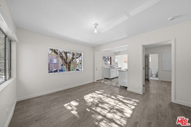 Building Photo - 951 N Hoover St