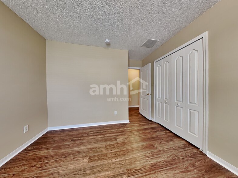 Building Photo - 2603 Waterstone Dr