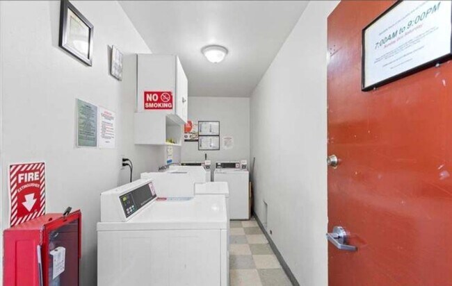 Building Photo - North Park Condo Steps to Adams Ave Normal Heights!