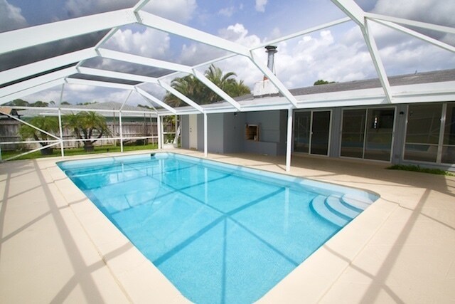 Building Photo - Beautiful & Modernized 3 Bed/3 Bath Pool Home For Rent in PSL!
