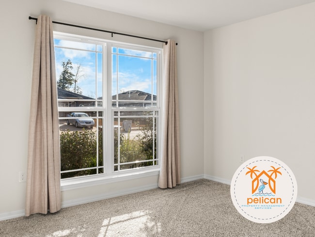 Building Photo - Move-In Ready Home in a Desirable Community