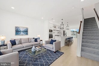 Building Photo - 9117 Crk Btm Ln