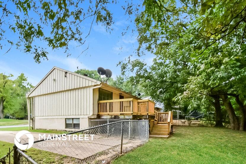 Building Photo - 4798 Chuck Ave