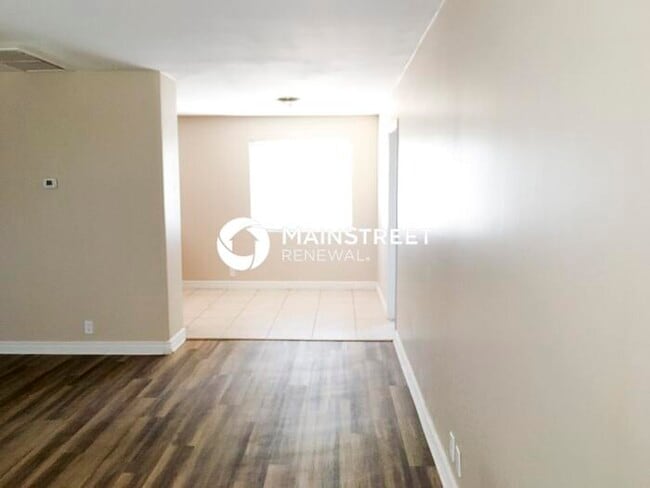 Building Photo - 3 Bedroom Pet-Friendly Home in Phoenix, AZ...