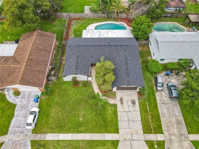 Building Photo - 8676 Hillside Dr
