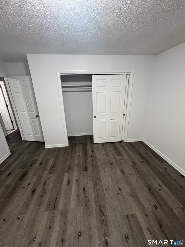 Building Photo - 20 Shagbark Rd