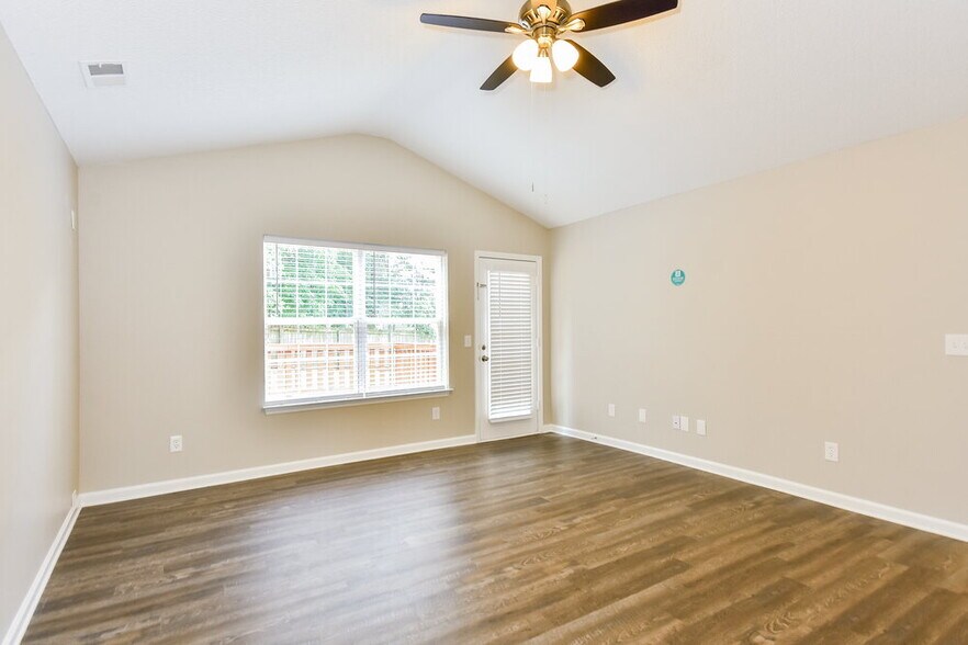 Building Photo - 712 Alisa Cove