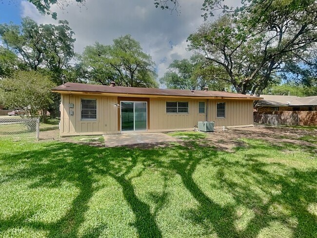 Building Photo - 10322 Antrim Ln