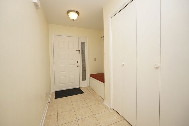 Building Photo - First Floor Condo in Bluewater Bay
