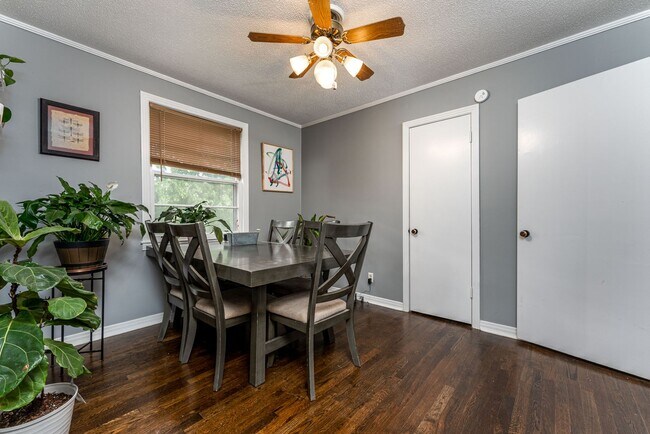 Building Photo - AVAILABLE NOW at a Good Price. 3 Bed 1 Bath FOR LEASE in Columbia. $1200 Rent.