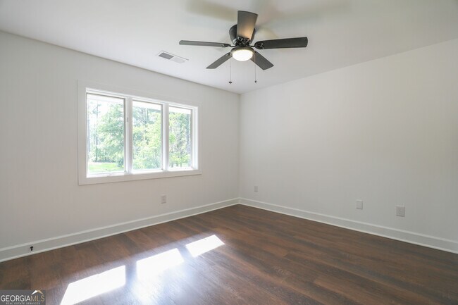 Building Photo - 212 Southland Dr