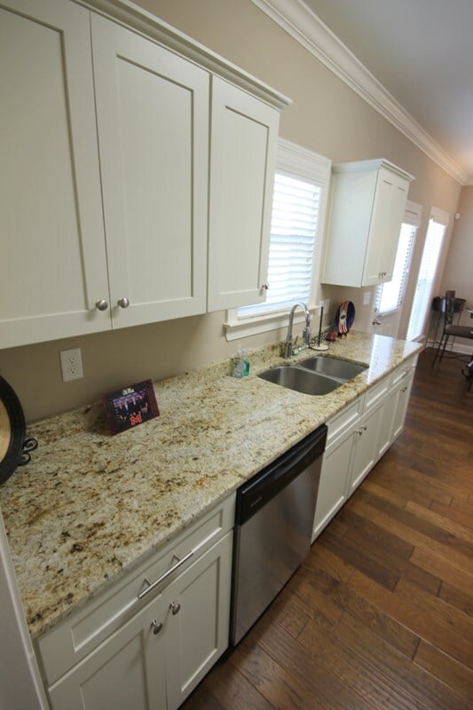 Building Photo - 104 Robbins Cir