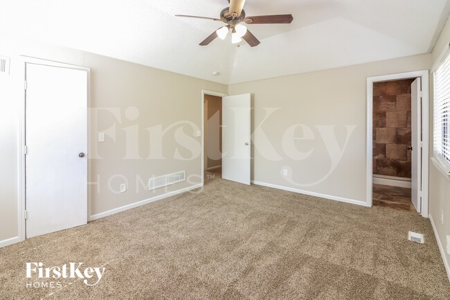 Building Photo - 14411 Craig Ave