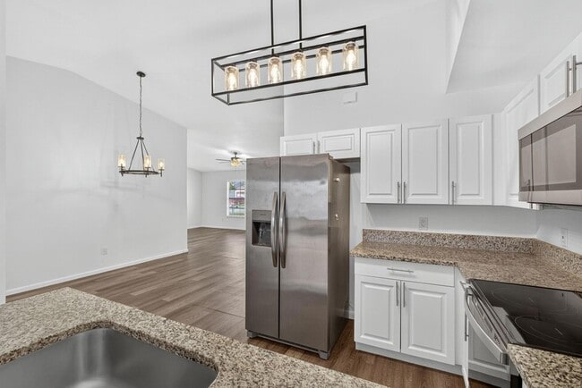 Building Photo - 5058 Canal Cir E