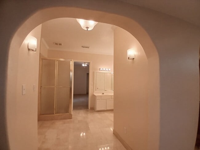 Building Photo - 9230 Rouge Cir