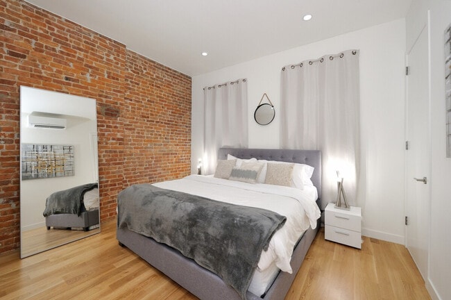 Building Photo - 348 W 45th St