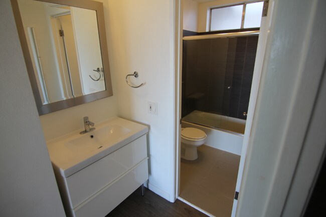 Building Photo - 3111 4th St