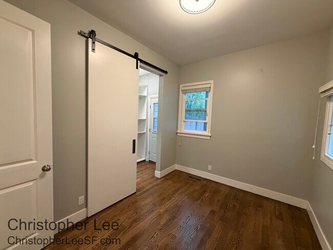 Building Photo - 2110 Baker St