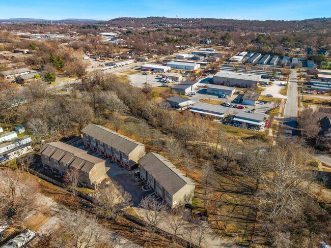 Building Photo - 1852 N Scull Creek Dr