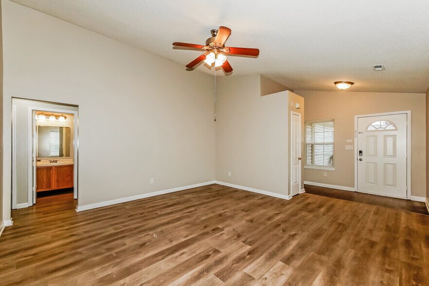 Building Photo - 9723 Centennial Ct