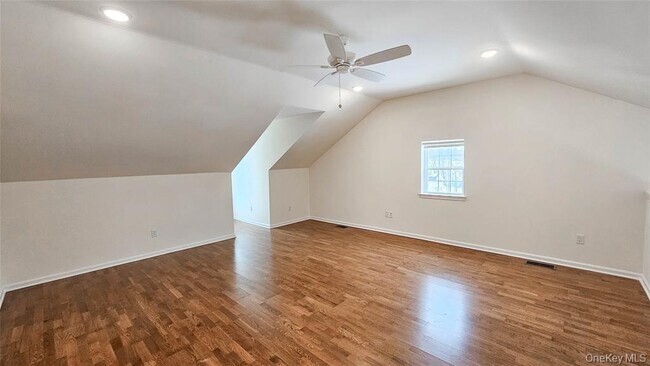 Building Photo - 260 W Main St