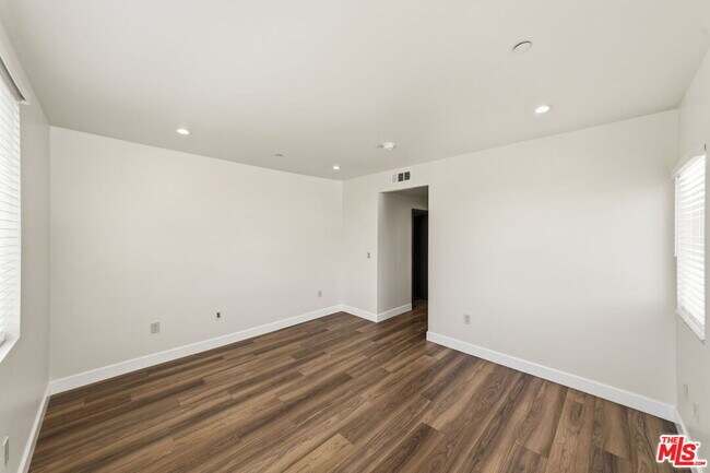 Building Photo - 11218 Camarillo St