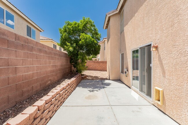 Building Photo - Beautiful Remodeled 3 Bed Home in the SW