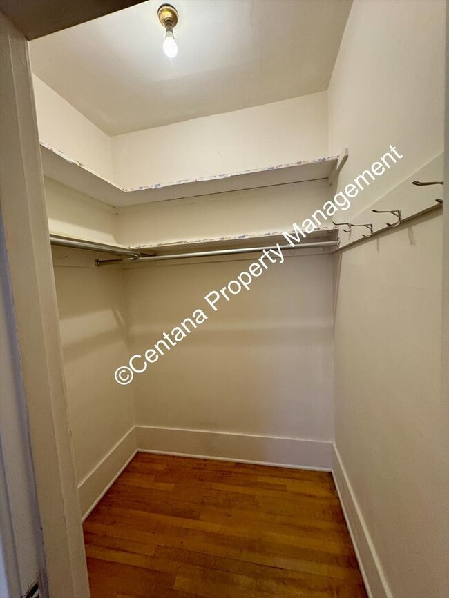 Building Photo - 205-207 N Excelsior Ave