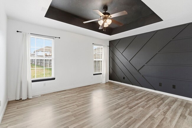 Building Photo - 3 Bedroom | 2 Bathroom | 2 Car Garage | Springfield MO | Fenced Back Yard!