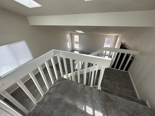 Building Photo - 3 BEDROOM, 2 BATHROOM SINGLE FAMILY HOME LOCATED CLOSE TO PETERSON AFB, SCHRIEVER AFB & FORT CARS...