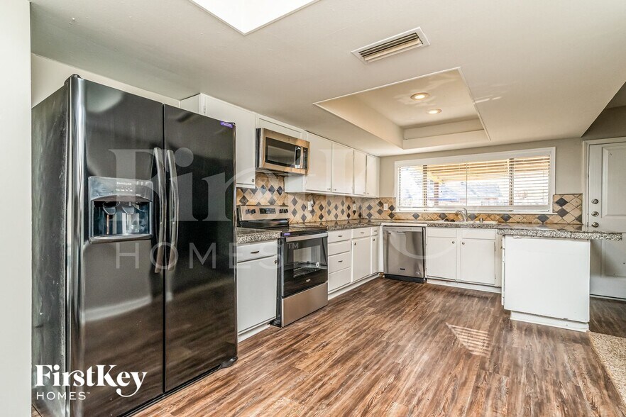 Building Photo - 4913 Alta Oaks Ln