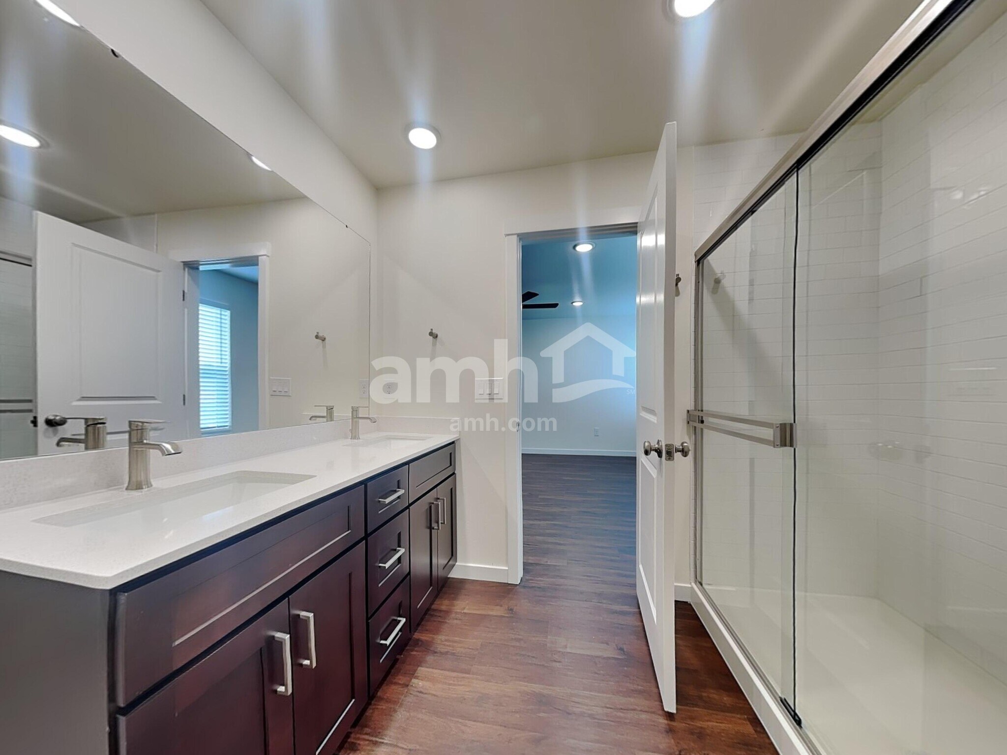 Building Photo - 9428 W Shumard St