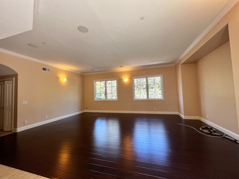 Building Photo - 4698 Granada Way