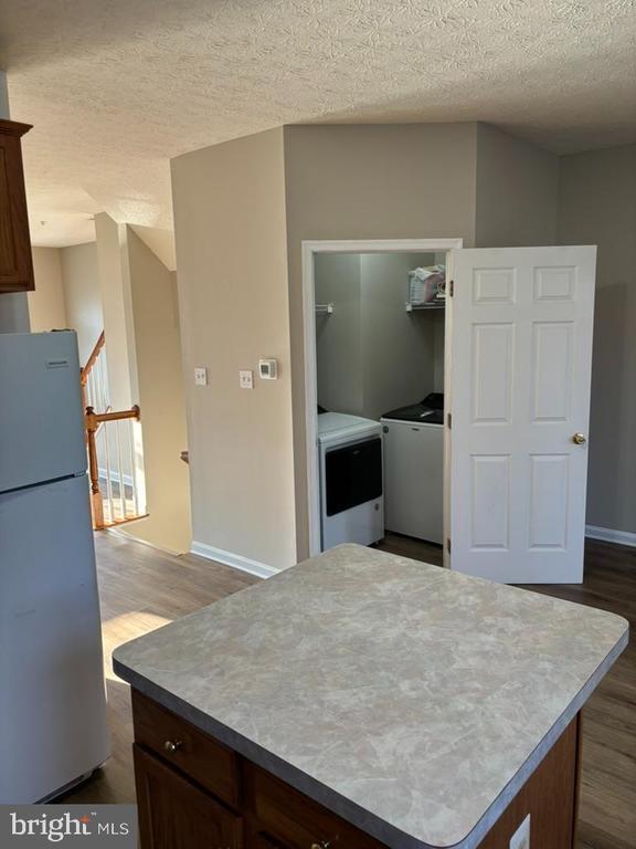 Building Photo - 8002 Bullfinch Pl