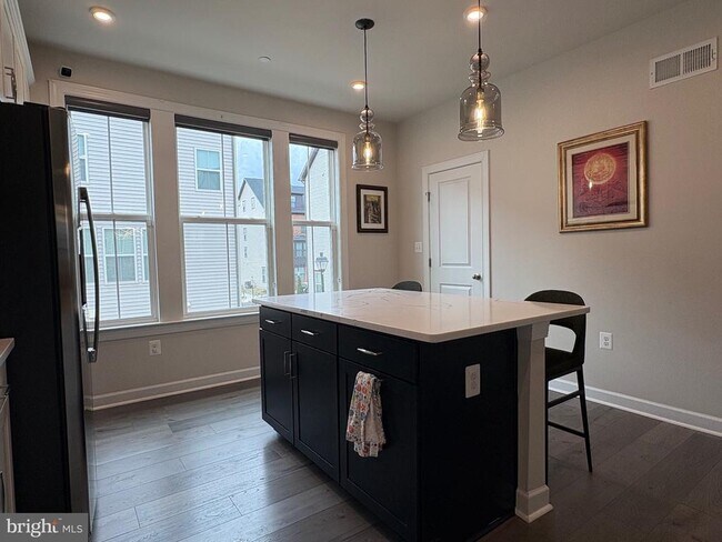 Building Photo - 7312 Mountaineer Dr