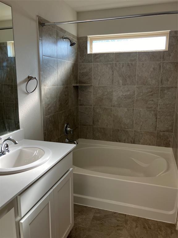 Building Photo - 572 Evening Star