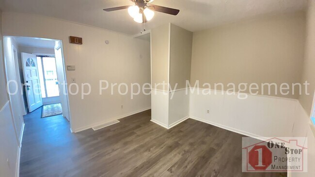 Building Photo - Charming 3-bedroom, 1.5-bathroom in Kansas City!