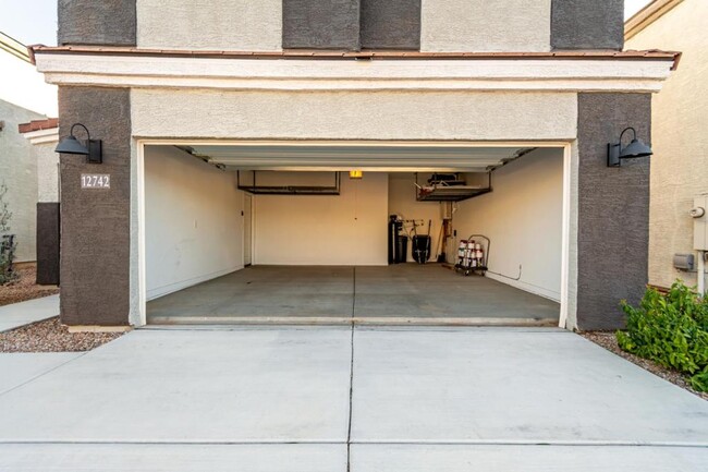 Building Photo - 12742 E Joffroy Dr